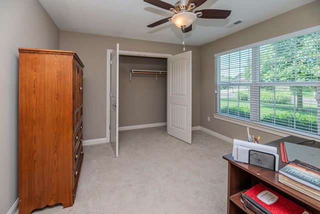 7520 W GOLDEN WILLOW DR, Columbia, MO 65202