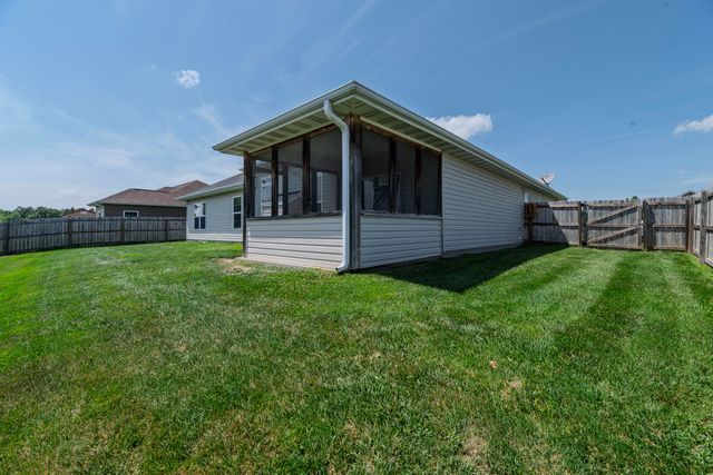 7520 W GOLDEN WILLOW DR, Columbia, MO 65202