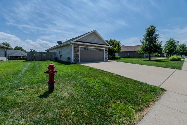 7520 W GOLDEN WILLOW DR, Columbia, MO 65202