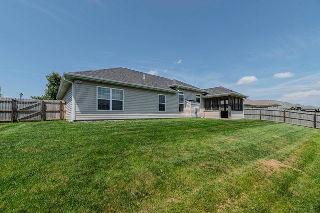 7520 W GOLDEN WILLOW DR, Columbia, MO 65202