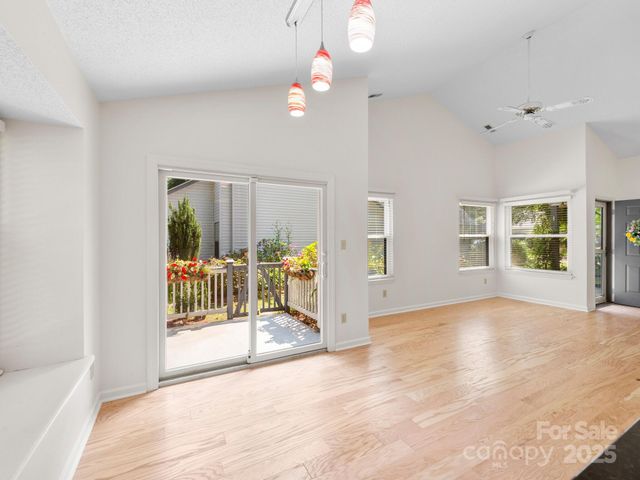 110 Cimarron Drive, Asheville, NC 28803