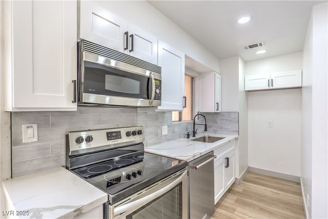 5086 Mountain Vista Street, Las Vegas, NV 89120