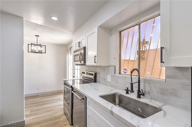 5086 Mountain Vista Street, Las Vegas, NV 89120