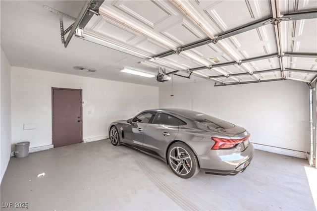 5086 Mountain Vista Street, Las Vegas, NV 89120