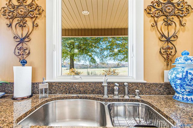 13843 Seven Mile Post Road, Athens, AL 35611