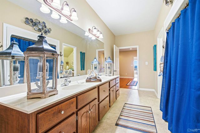 13843 Seven Mile Post Road, Athens, AL 35611