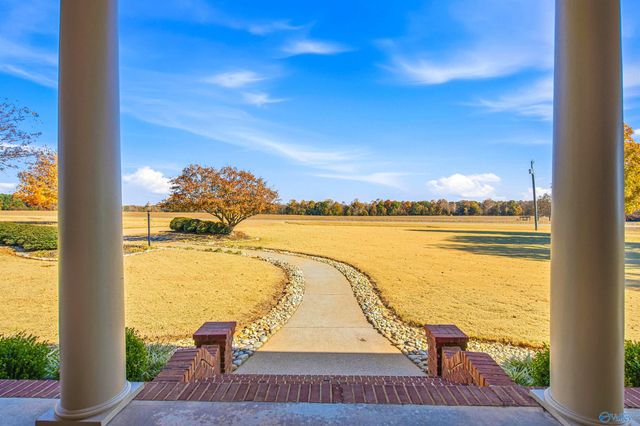 13843 Seven Mile Post Road, Athens, AL 35611