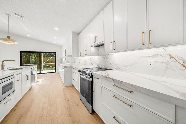 5754 Aspen Ridge Circle, Delray Beach, FL 33484