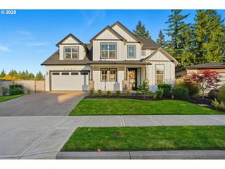 9000 Se STILLWATER Ln, Happy Valley, OR 97086