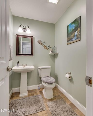 102 Carmack Drive, Bristol, VA 24201