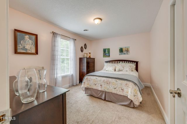 102 Carmack Drive, Bristol, VA 24201