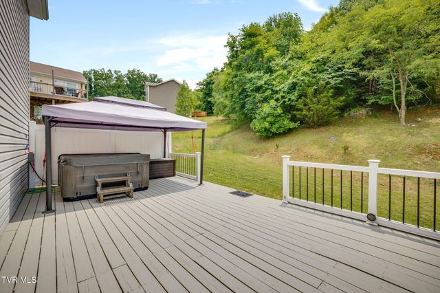 102 Carmack Drive, Bristol, VA 24201