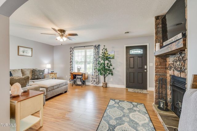 102 Carmack Drive, Bristol, VA 24201