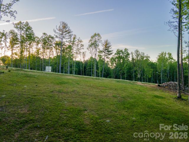 424 Irvine Drive, Fairview, NC 28730