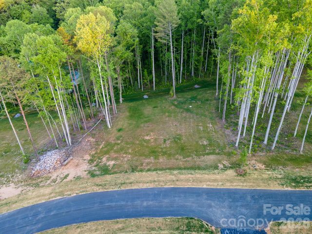 424 Irvine Drive, Fairview, NC 28730