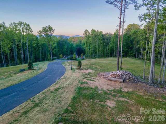 424 Irvine Drive, Fairview, NC 28730
