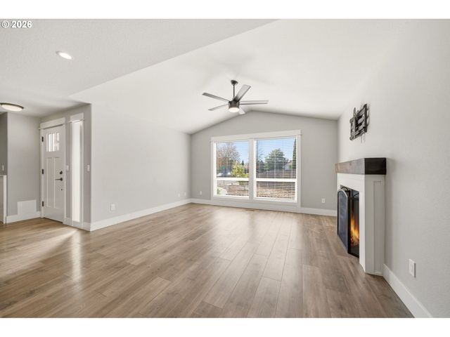 16800 Se 18TH St, Vancouver, WA 98683