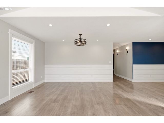 16800 Se 18TH St, Vancouver, WA 98683