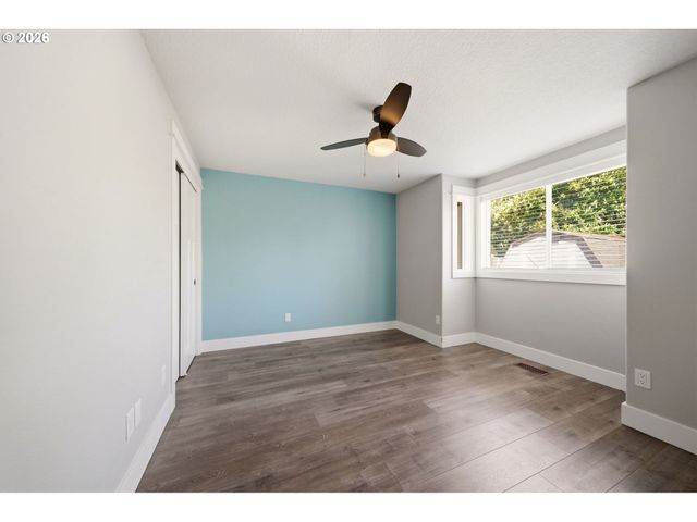 16800 Se 18TH St, Vancouver, WA 98683