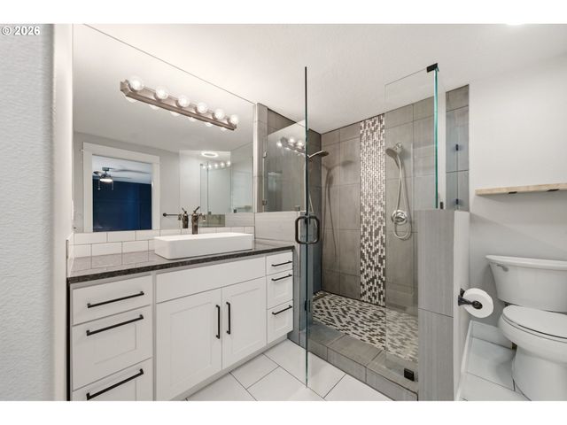 16800 Se 18TH St, Vancouver, WA 98683