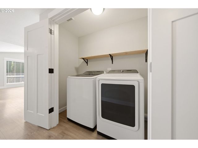 16800 Se 18TH St, Vancouver, WA 98683