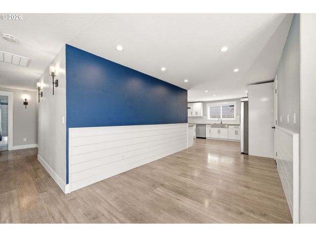 16800 Se 18TH St, Vancouver, WA 98683