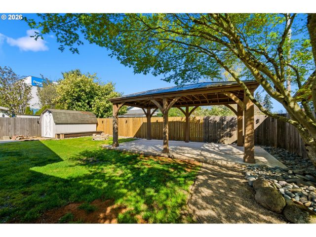 16800 Se 18TH St, Vancouver, WA 98683