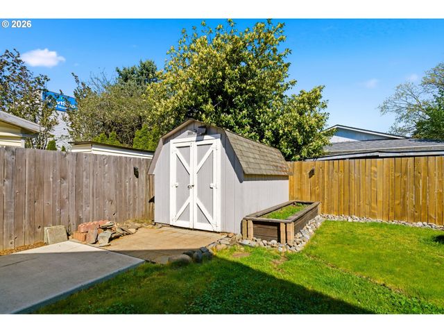 16800 Se 18TH St, Vancouver, WA 98683