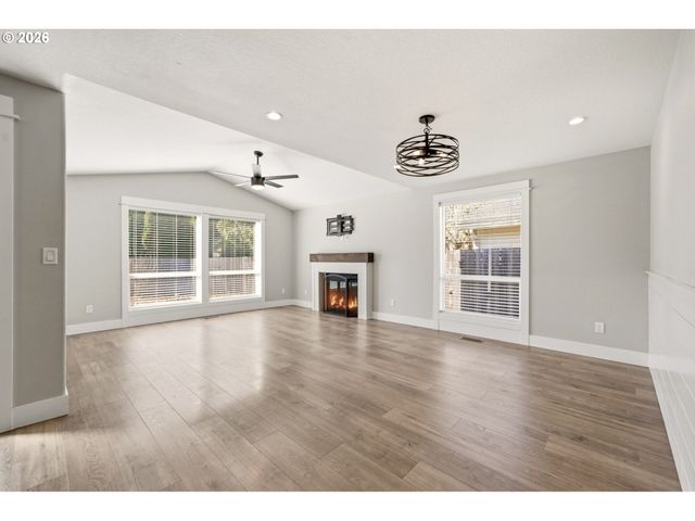 16800 Se 18TH St, Vancouver, WA 98683