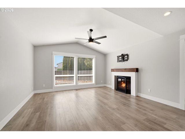 16800 Se 18TH St, Vancouver, WA 98683