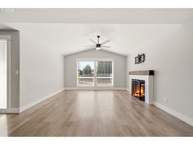 16800 Se 18TH St, Vancouver, WA 98683