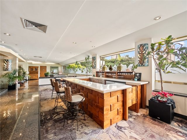 2045 Kalakaua Avenue 1007, Honolulu, HI 96815