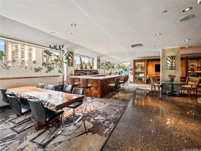 2045 Kalakaua Avenue 1007, Honolulu, HI 96815