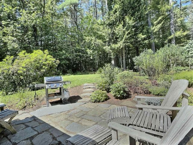 14 Fox Run Road, Wilmot, NH 03287