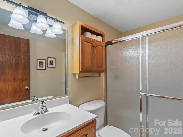 125 Townhouse Drive, Burnsville, NC 28714