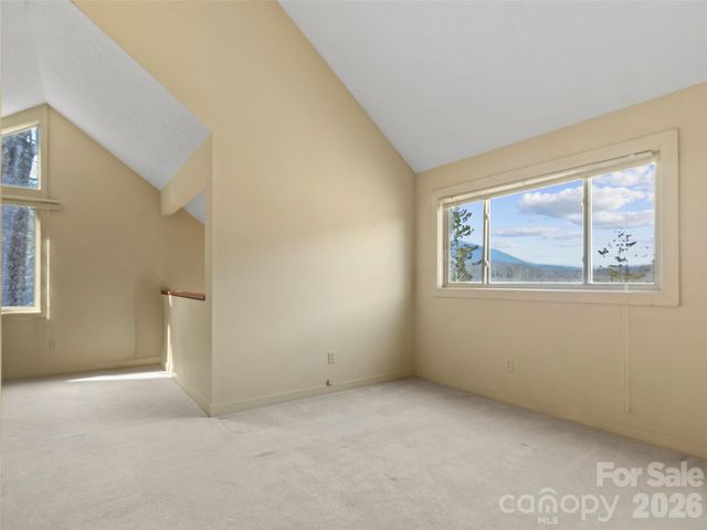 125 Townhouse Drive, Burnsville, NC 28714