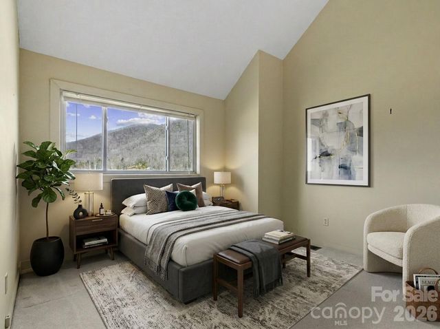 125 Townhouse Drive, Burnsville, NC 28714