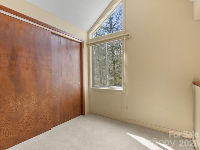 125 Townhouse Drive, Burnsville, NC 28714