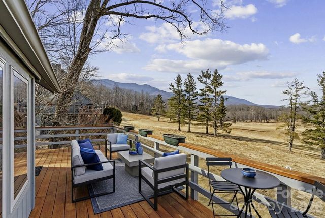 125 Townhouse Drive, Burnsville, NC 28714