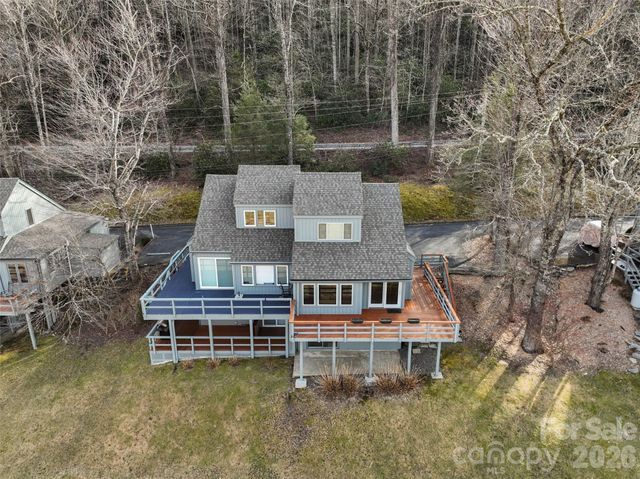 125 Townhouse Drive, Burnsville, NC 28714