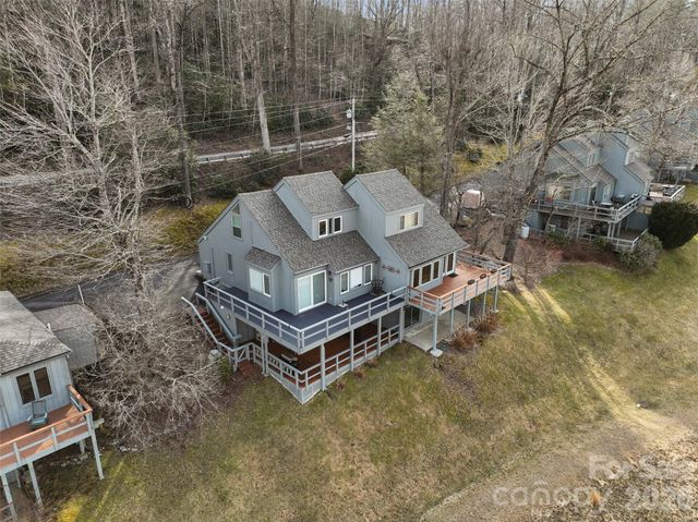 125 Townhouse Drive, Burnsville, NC 28714