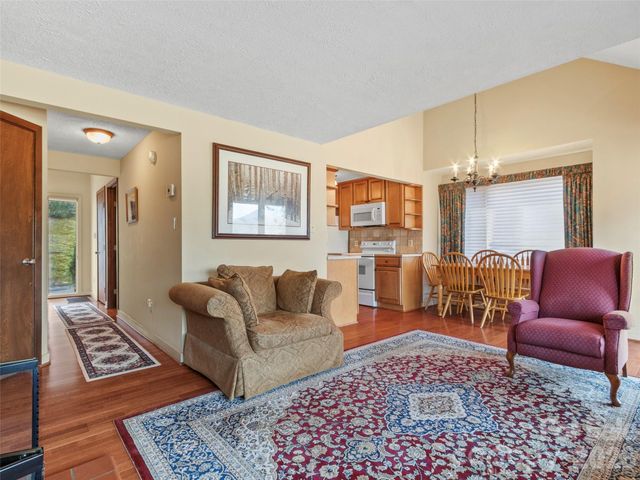 125 Townhouse Drive, Burnsville, NC 28714