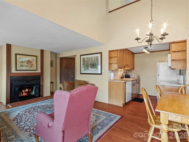 125 Townhouse Drive, Burnsville, NC 28714