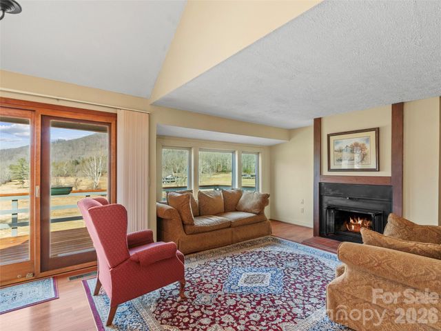 125 Townhouse Drive, Burnsville, NC 28714