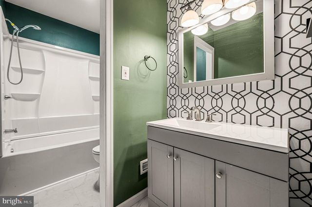 305 BRIDGE ST, Collegeville, PA 19426