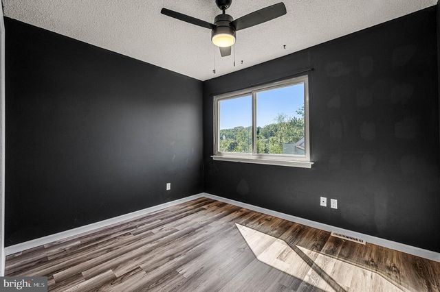 305 BRIDGE ST, Collegeville, PA 19426