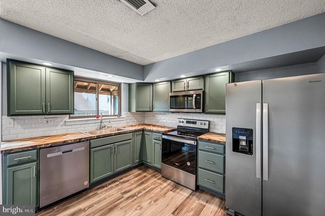 305 BRIDGE ST, Collegeville, PA 19426