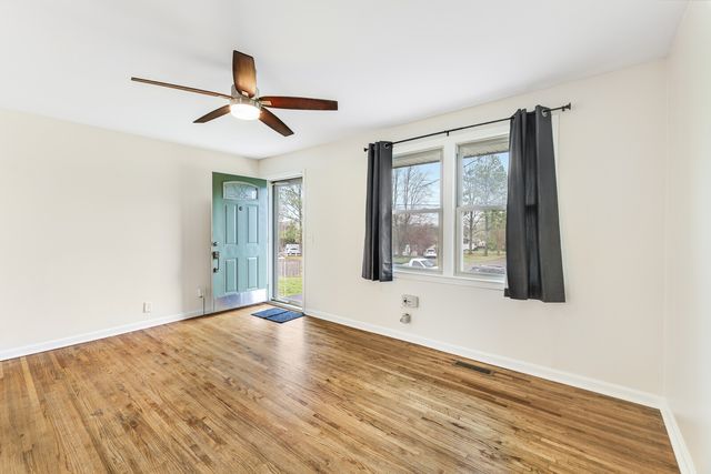 123 Laurel Ln, Hendersonville, TN 37075