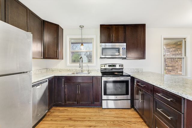 123 Laurel Ln, Hendersonville, TN 37075