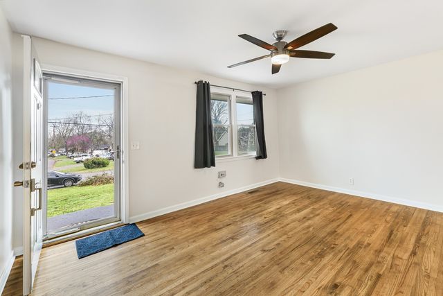 123 Laurel Ln, Hendersonville, TN 37075